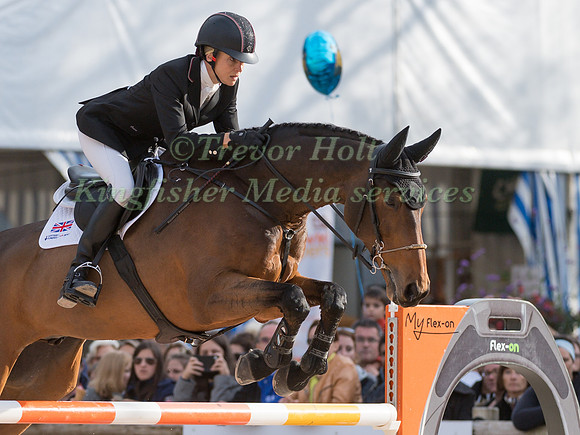 Sarah BULLIMORE (GBR) AND REVE DU ROUET