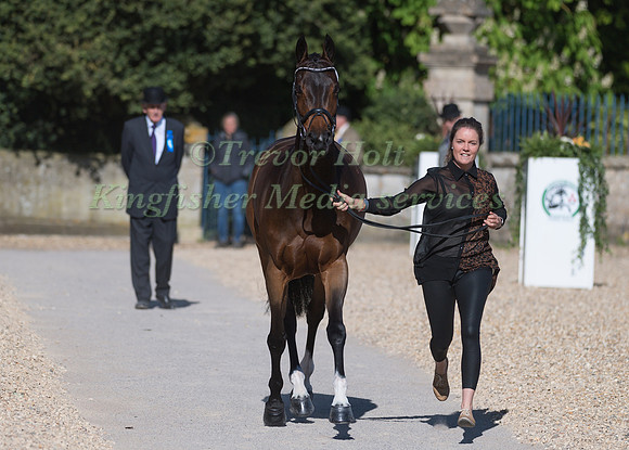 VIRGINIA THOMPSON (NZL) AND  STAR NOUVEAU