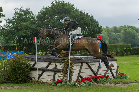 JEANETTE BRAKEWELL (GBR) RIDING KEC SALZA