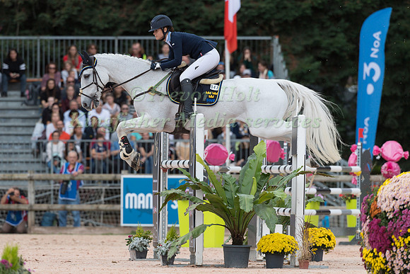 SOFIA  SJOBORG AND DHI MIGHTY DWIGHT