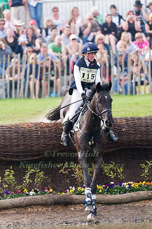 Nicola Wilson & opposition Buzz