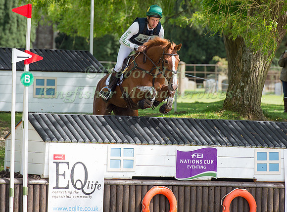 Christopher  Burton (AUS)  riding Monarchs Exclusive