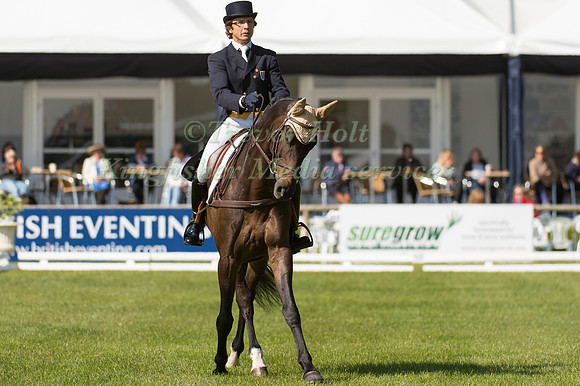 Regis Pru Hon  (FRA) riding Tarastro