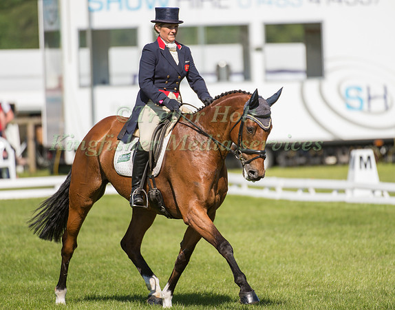 Polly Stockton (GBR) riding Imperial Trump