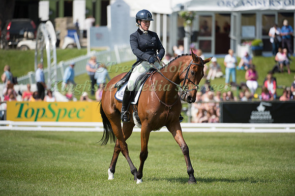 Imogen Murray (GBR) riding Ivar Gooden