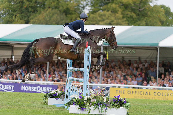 Alice Casburn (GBR) and Topspin