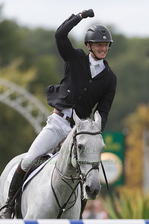 Tom Jackson (GBR) and Capels Hollow Drift