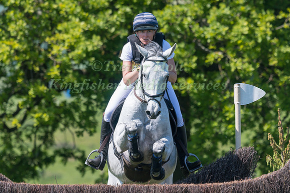 LOGAN DUFFORT (USA) AND VOLTAGE DE LA NOUEE