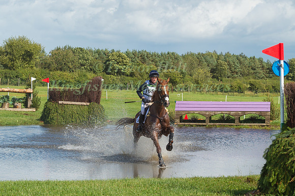 BUBBY UPTON RIDING  MAGIC ROUNDABOUT IV