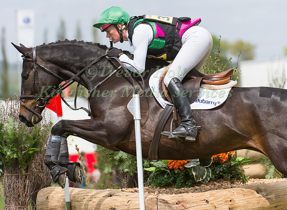 Lauren Shannon (GBR) riding Priorspark Precocious