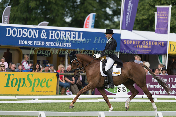 BILL  LEVETT (AUS) AND LASSBAN DIAMOND LIFT TAKING PART IN THE DRESSAGE PHASE OF THE  CIC THREE STAR COMPETITION AT THE 2017 EQUI-TREK BRAMHAM INTERNATIONAL HORSE TRIALS