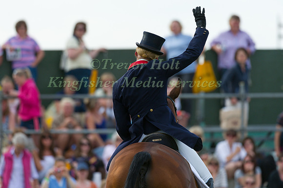 Mary King  salutes the Crowd