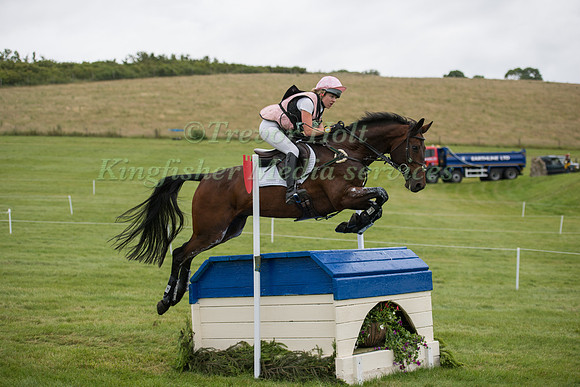 Felicity Collins (GBR) riding RSH Contend Or