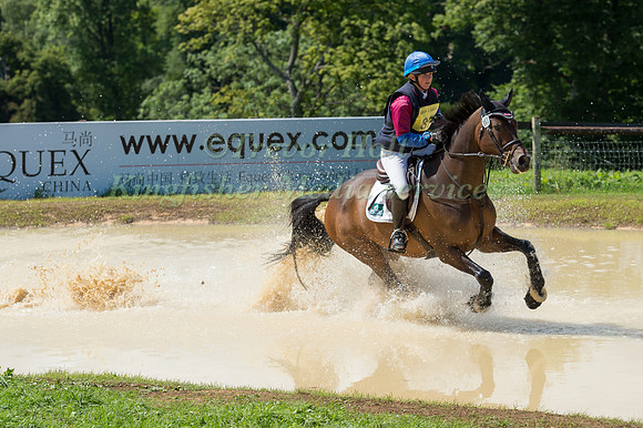 HANNAH BATE (GBR) AND CALL ME BON JOVI