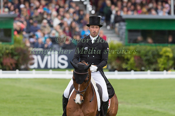 Tim Price (NZL) and  Ringwood Sky Boy