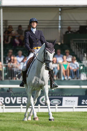 KIRSTY SHORT (GBR) RIDING COSSAN LAD