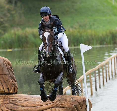 EMILY LLEWELLYN (GBR) RIDING EMIRATI NIGHTSKY
