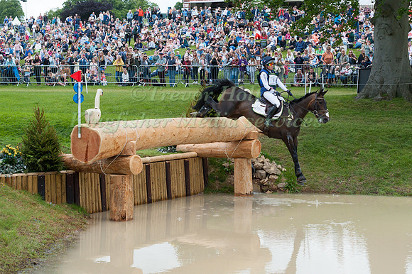 KIRSTY CHABERT AND OPPOSITION LOIRE
