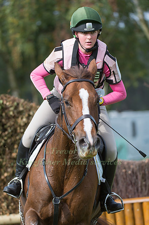 Lucca Stubington  riding  KILCANNON COOLGUY