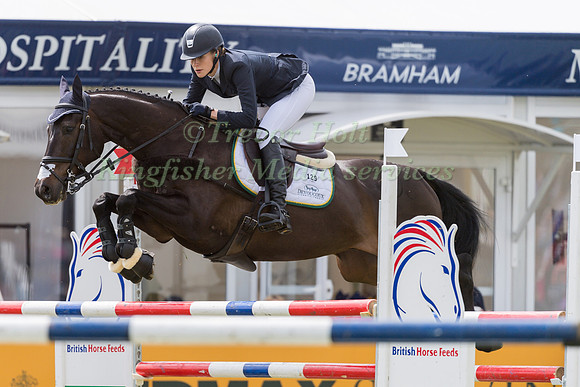 BELLA INNES KER  (GBR) AND CARTOWN WALLABE