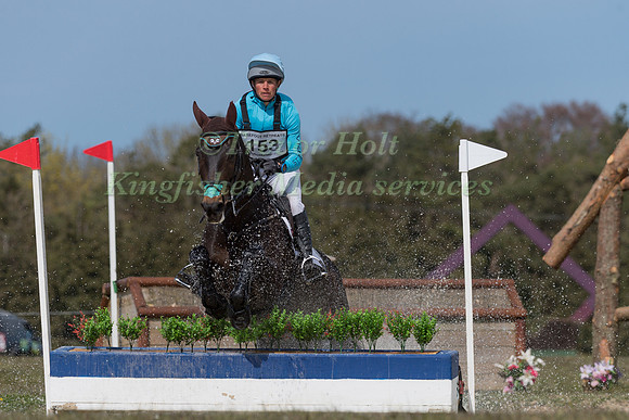 IZZY TAYLOR RIDING GRAF CAVALIER