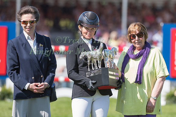 JONELLE PRICE AND OWNER TRICIA RICKARDS WITH HRH THE PRINCESS RO