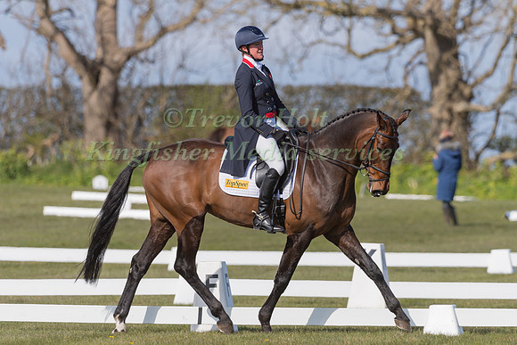 NICOLA WILSON RIDING LEVITATE