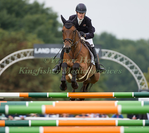 Willa Newton (GBR) and Chance Remark