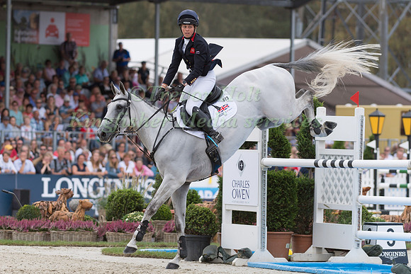 Kitty King (GBR) and Vendredi Biats