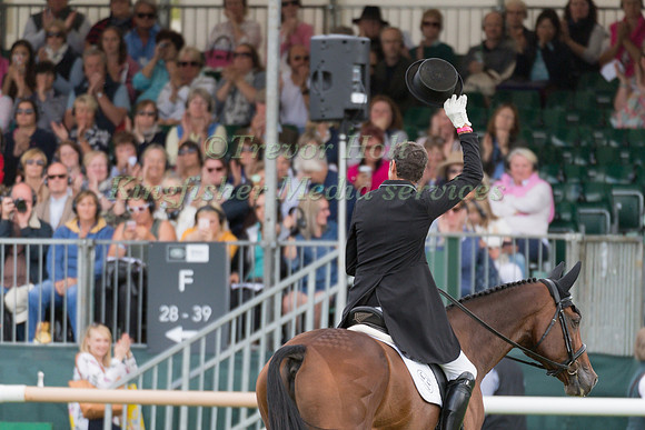 mark  Todd (NZL) and Leonidas II