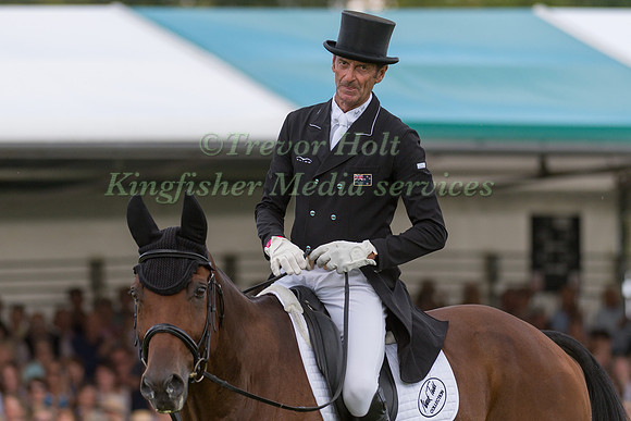 Mark  Todd (NZL) and Leonidas II