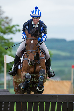 Imogen Murray (GBR) riding Shannondale Vintage