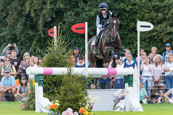 Alice Casburn (GBR) and Topspin