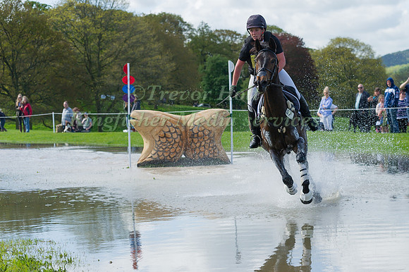 HAZEL TOWERS (GBR) RIDING  SIMPLY CLOVERCOMPETING IN THE CROSS COUNTRY PHASE OF THE  CIC THREE STAR COMPETITION AT THE  2017 DODSON AND HORRELL CHATSWORTH INTERNATIONAL HORSE TRIAL.
