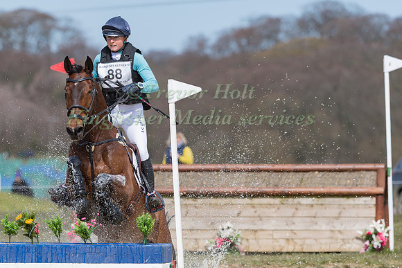 SASHA HARGREAVES RIDING WOODLANDS BE DARING