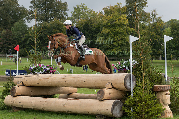 FLORA HARRIS (GBR) RIDING BILLY BANDIT