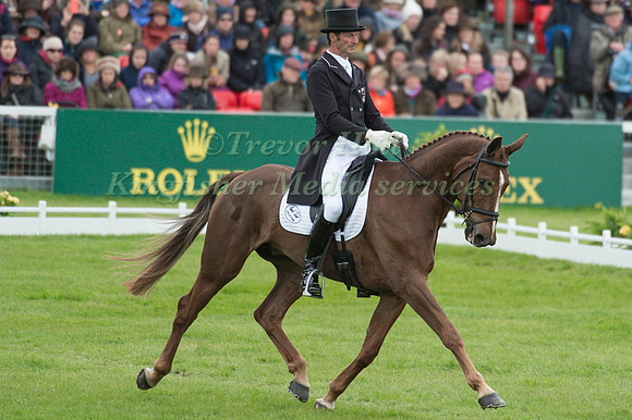 Mark Todd (NZL) riding Oloa