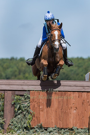 LAUREN MEDCALF (GBR) AND REHY LUCKY