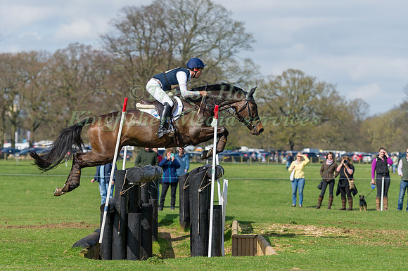 CHRISTOPHER BURTON (AUS) RIDING  GRAF LIBERTY
