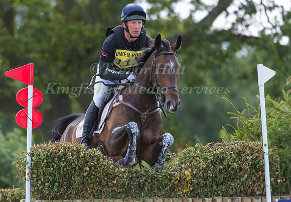 Oliver Townend (GBR) riding Samuel Thomas II