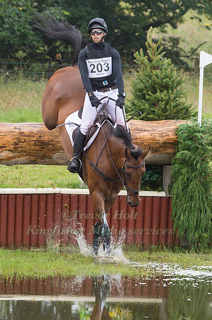 HARRY MUTCH AND HD BRONZE