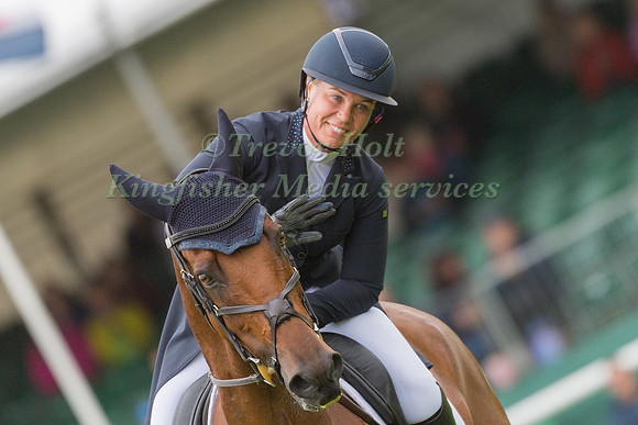 NICOLE MILLS AND FEARLESS W (GBR)