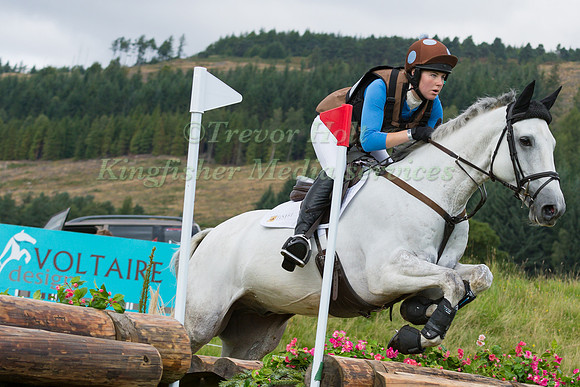 PHILIPPA NIXON (GBR) AND PRF DIVO MAIL