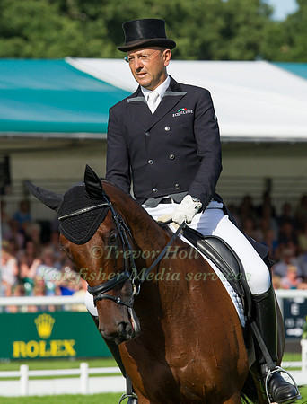 BILL  LEVETT (AUS) RIDING IMPROVISE