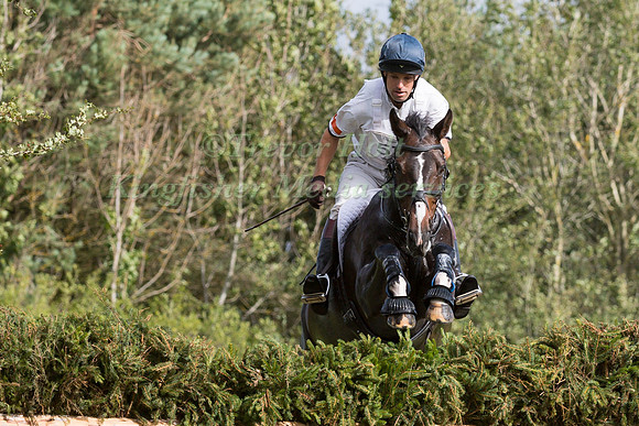 HARRY MEADE RIDING  MONBEG MEDLAR