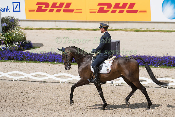 Andreas Ostholt (GER)and So Is Et