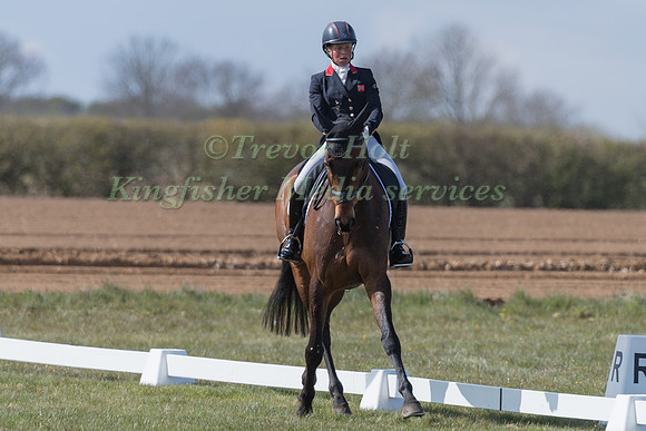 ROSALIND CANTER RIDING LORDSHIPS GRAFFALO