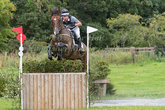 THOMAS HAWKE RIDING  FOXDON SUNNY JIM