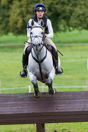 Francesca Sargent and The Sky master