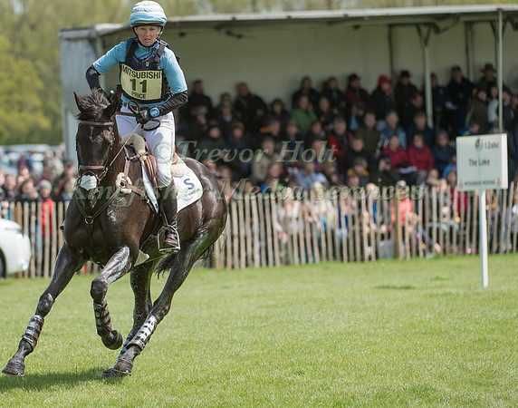 Jonelle Price (NZL) riding Classic Moet